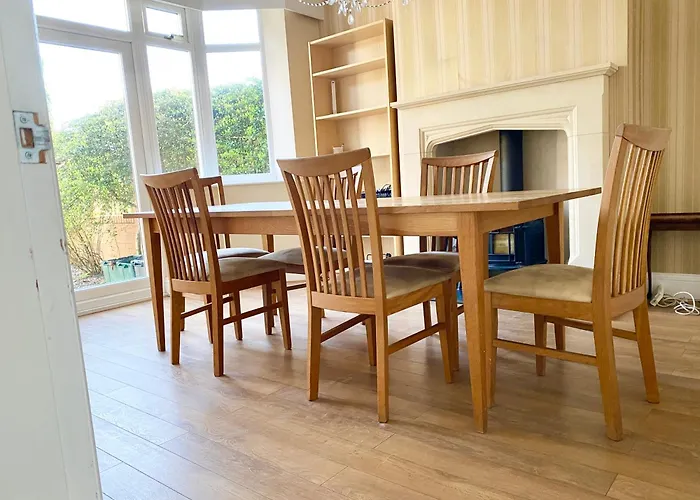 Spacious Five-Bedroom House Close To York Centre - Orchid House